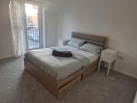 Bexleyheath Living A Modern, Warm & Spacious Home for Contractors, Families and Groups - Chambres d'hôtes Bexleyheath