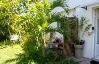 Studio confortable à La Trinité 30 m² avec vue mer et jardin - B&B La Trinité