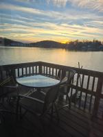 Direct Lakefront Cottage - B&B Mahopac