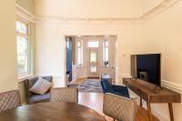 Spacious 3BR Family Home with Big Garden - B&B Mánchester