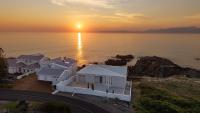 Seafront Villa - Whale Bay Luxury Retreat - B&B De Kelders