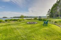 Waterfront Prospect Harbor Cottage: Yard, Fire Pit - Ferienwohnung Prospect Harbor