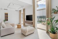 Villa Veluri with 4 bedrooms and heated pool - B&B Kutleše