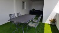 Apt with a large terrace and a beautiful view - Ferienwohnung Strašnik