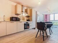 Modern and Bright One Bedroom Flat In Old Trafford - B&B Manchester