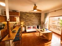 Tenerife candelaria vacaciones, quiet apartment near the ocean and local food spots and coastal walks, FAST WIFI - B&B Candelaria