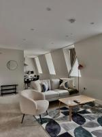 Elegant 2-Bed, Prime Spot near Marina & Station - Bed and Breakfast Kingston upon Hull