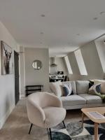 Elegant 2-Bed, Prime Spot near Marina & Station - Bed and Breakfast Kingston upon Hull