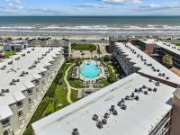 Cozy Condo with Seawall Beach Access and Community Pool - B&B Galveston