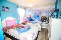 Disney Dream Themed Rooms Pool and Games - Bed and Breakfast Kissimmee