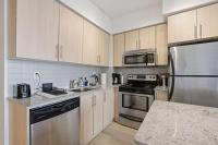 CN Tower View Condo - Balcony WiFi & Workspace - Ferienwohnung Toronto
