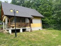 Romantic Forest Cottage with Fireplace & Terrace - B&B Sobotište