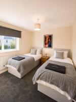 Long Stays Welcome Free Parking WiFi Smart TV Transport Links - B&B Bradford