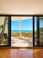 Luxury Beachfront Home at #1 Beach in USA - Bed and Breakfast Siesta Key