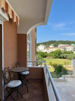 Apartment mit Balkon
