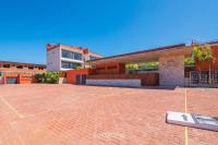 Apto em Cond. c/ Piscina em Guarajuba ATV0110 - B&B Camaçari