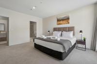 The Penthouse - 110m2 Apartment with 2 carparks! - B&B Queenstown