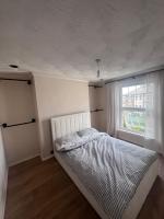 Gravesend Central - Spacious & Quiet Rooms - Ferienwohnung Gravesend