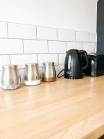 3BR Retreat Pets Welcome Garden Parking - B&B Bredfield