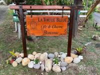 Gite La Tortue Bleue piscine & Malendure - B&B Village