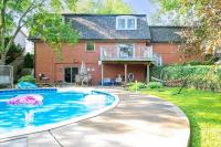 Harmony Hideaway, 5 min to BSU, Summer Pool, Games - Chambres d'hôtes Muncie