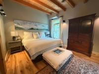 EriVio Phoenix-Riverfront-Full Kitchen - B&B Sylva