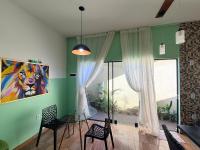 Apê casal, com ar, cozinha e vaga privativa - B&B Paranaíba