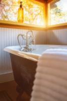 Chickadees Stay: Private Tub, Chiminea & Pool - B&B San Marcos