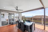 Hood Road Beach House- Hamptons inspired sleeps 9 - B&B Indented Head