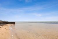 The Shack- Walk to beach, sleeping 4, fireplace, pet friendly! - B&B Saint Leonards