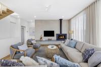 Colite Luxury Barwon Heads Sleeps 8 Rooftop deck 2 minute walk to the main shops river and parks - Chambres d'hôtes Barwon Heads