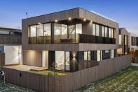 Colite Luxury Barwon Heads Sleeps 8 Rooftop deck 2 minute walk to the main shops river and parks - Chambres d'hôtes Barwon Heads