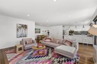 Bridge Beach House Central Barwon Heads Sleeps 12 Walk everywhere Modern beach house Disability Accessible - B&B Barwon Heads