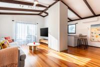 Whitehouse; Beachside, Fireplace, Pet friendly - B&B Ocean Grove