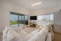 Driftaway- Absolute Beachfront- Stone Real Estate Yamba - B&B Brooms Head