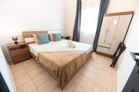 3 Villas Complex with Pool, Up to 18 Guests - LBC - B&B Flic en Flac