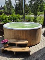 Fantastic year-around cabin with boats, hottube - B&B Steinsland