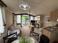Sunnymede E9 - HOT TUB caravan - Fantasy Island - pet friendly, wifi, bed linen - Meadow Lakes Caravan & Lodge Hire - Chambres d'hôtes Ingoldmells