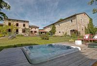 Charmante maison de famille au calme, 5 chambres, jacuzzi - B&B Les Salles