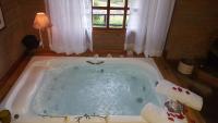 Deluxe Chalet with Hot Tub 5