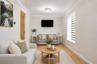 Milton Keynes 3BR, Charming Home, Sleeps 5, Family Contractor Stays, Private Parking - B&B Milton Keynes