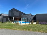 House with pool and steam bath on the beach! - B&B Farsund