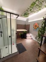 Schlafen in der Kneipe x Whirlpool & Heimkino - Bed and Breakfast Kirchlengern