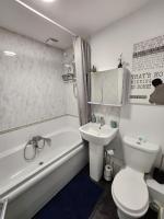 1 Bedroom Apartment - River Views & Free Parking - B&B Sowerby Bridge