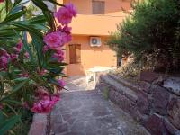 Poligala Vacation Home with Sea View - B&B Magomadas