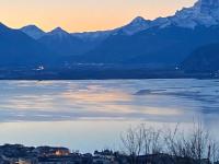 Le Chardonne - Designer's home with a stunning lake and mountain view - B&B Chardonne