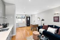 Artistic Flair 1 BD Cottage in NW11 Sleeps 3 - B&B London