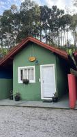Chale verde Aconchegante com lareira no bosque e estacionamento grátis - B&B Extrema