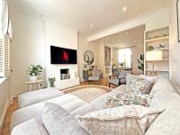 Elegant Windsorian Townhouse in Central Windsor with Garden close to Ascot and Legoland - B&B Windsor