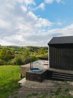 Horizon Славсько з чаном,басейном - Bed and Breakfast Khashchovania